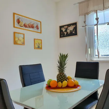 Apartment Tihana Trogir Exterior photo