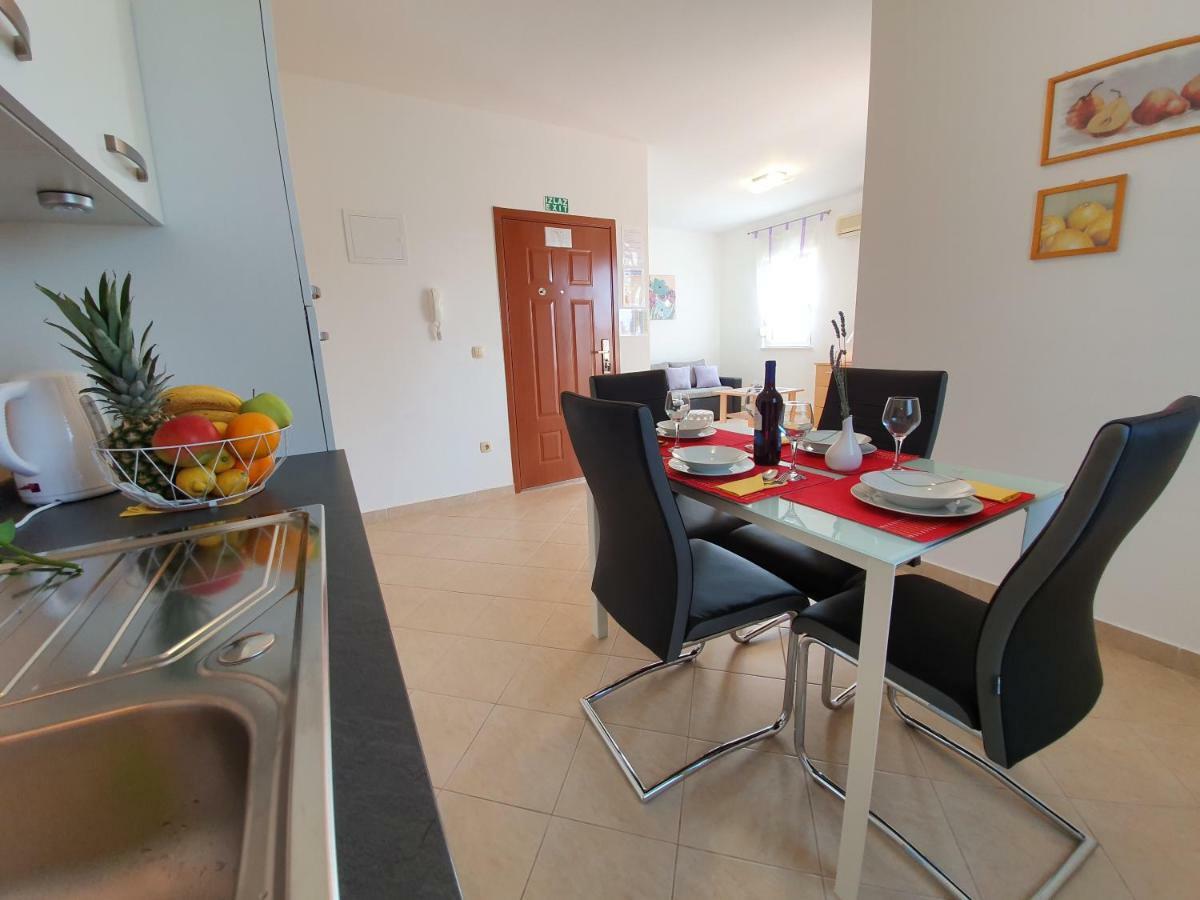 Tihana Apartment *